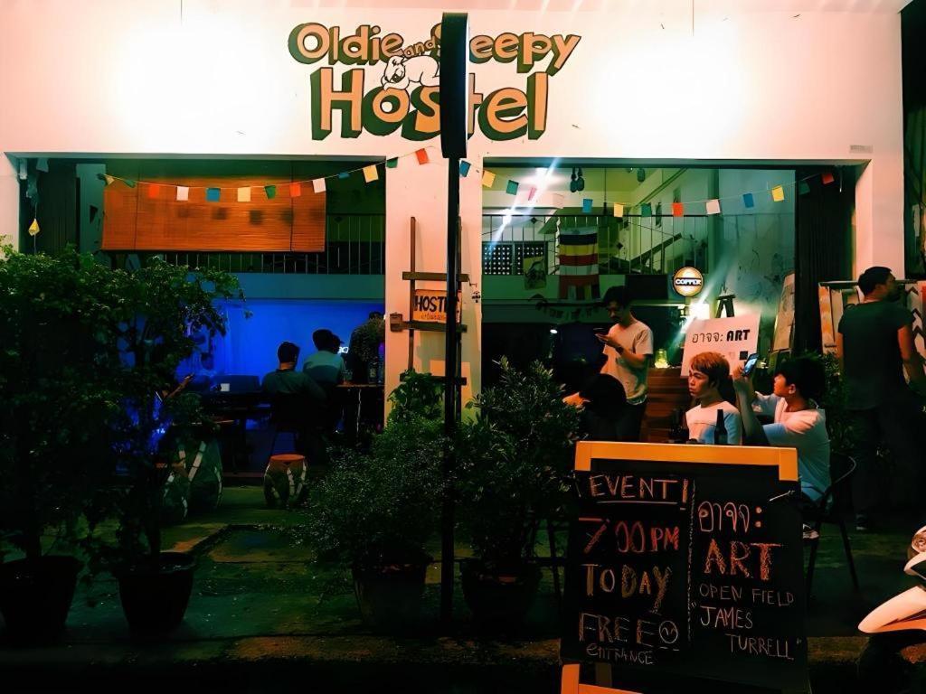 Oldie And Sleepy Hostel Udon Thani Eksteriør billede