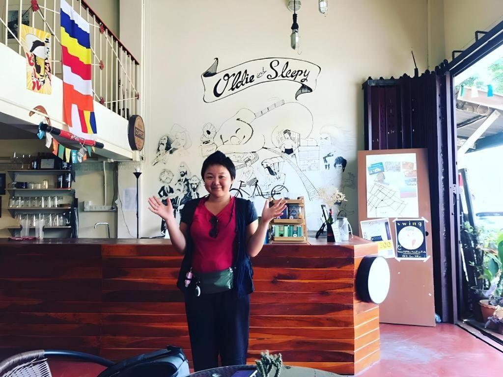 Oldie And Sleepy Hostel Udon Thani Eksteriør billede