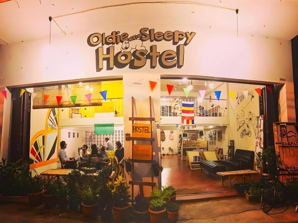 Oldie And Sleepy Hostel Udon Thani Eksteriør billede